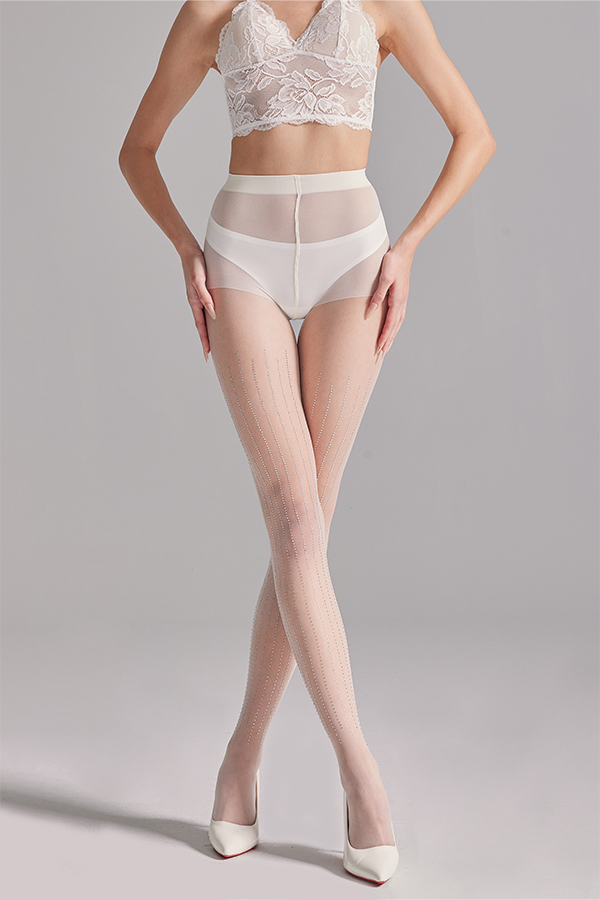 Pantimedias transparentes con tiras de pedrería