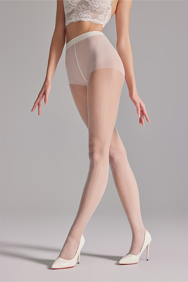 Pantimedias transparentes con tiras de pedrería